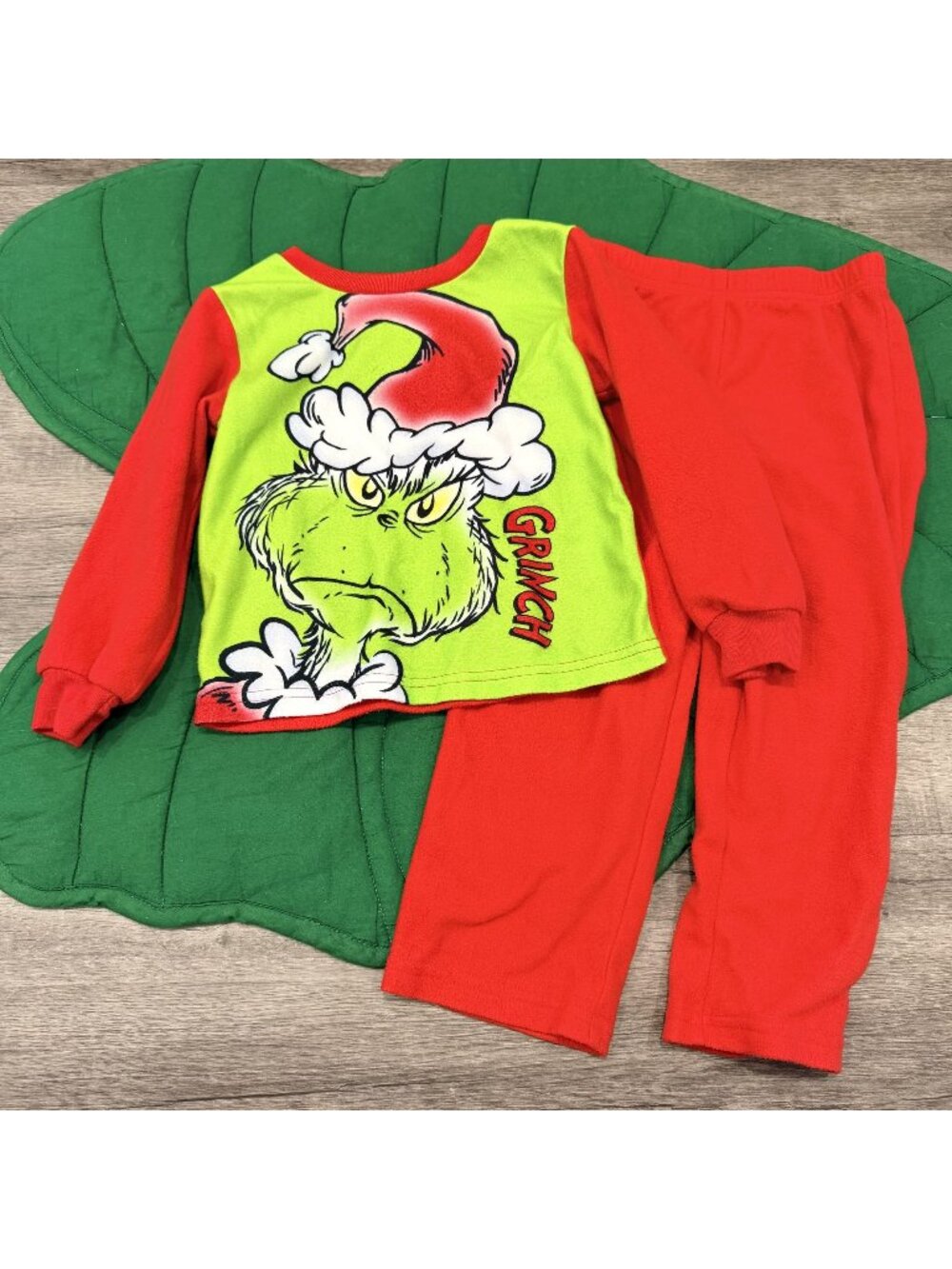 The Grinch Dr. Seuss 4T Fleece Pajama Set